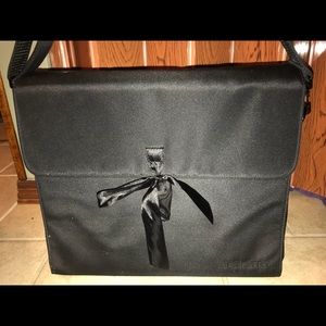 Artistry black bag